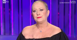 Copertina di Carolyn Smith: “Il tumore al seno è tornato e faccio chemioterapia ogni tre settimane. Milly Carlucci? Mi ha salvato la vita”