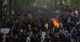 Copertina di Primo Maggio in Francia, cortei in tutto il Paese: 550mila persone solo a Parigi. Scontri e cariche: 540 fermi. Un agente colpito da molotov