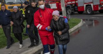 Copertina di Ucraina, la diretta – Usa: “Da dicembre persi 100mila soldati russi”. Il Cremlino frena sulla missione di pace del Vaticano: “Non ne sappiamo niente”