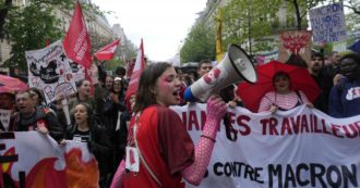 Copertina di Francia, i sindacati: nuovo sciopero il 6 giugno. Polemiche per il romanzo a sfondo erotico del ministro dell’Economia