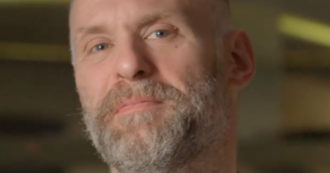 Copertina di Gabriele Bonci, la dichiarazione choc dello chef star della pizza: “Ho mangiato sonniferi e mi sono messo a dormire su un cornicione”. Poi sulle dipendenze: “Sia chiaro, sono sobrio da un anno e tre mesi”