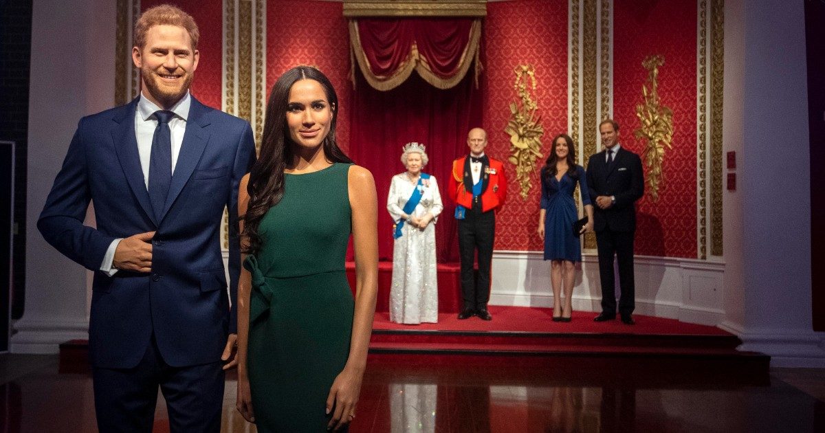 La statua del principe Harry torna tra la Royal Family al museo delle cere di Madame Tussauds di Londra. Quella di Meghan no