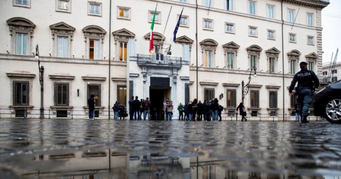 Premier contestata dalla “base”. Linea dura sulle assenze