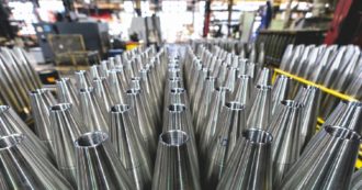 Copertina di Armi all’Ucraina: più bombe per tutti, gli Stati potranno usare i soldi del Pnrr