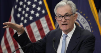Copertina di La Federal Reserve decide il decimo aumento consecutivo del costo del denaro. Tassi Usa tra il 5 e il 5,25%. Domani la Bce