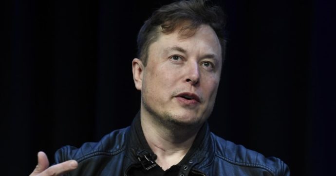 “Potremmo farle pagare al prezzo di costo”: la provocazione di Elon Musk per smaltire le Tesla invendute