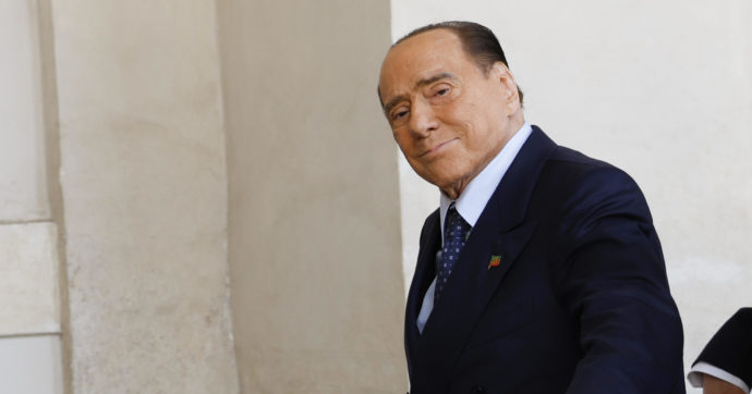 Silvio Berlusconi ricoverato al San Raffaele: “Prima notte tranquilla di degenza”