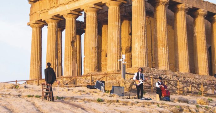 Copertina di “Valle dei Templi, concerti non autorizzati”. Esposto sul festival, il Parco: “Noi autonomi”