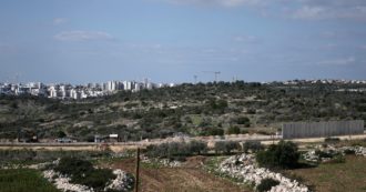 Copertina di Due palestinesi uccisi in un’operazione dell’esercito israeliano in Cisgiordania: “Erano gli autori di un attacco armato in una colonia”