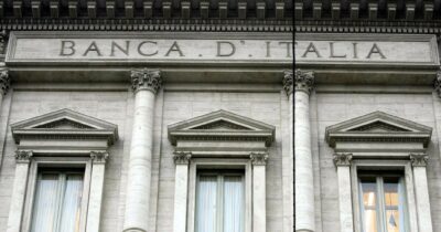 Copertina di Il debito pubblico sale a 3.063 miliardi e aumenta la quota in mano a stranieri: è al 32,4%