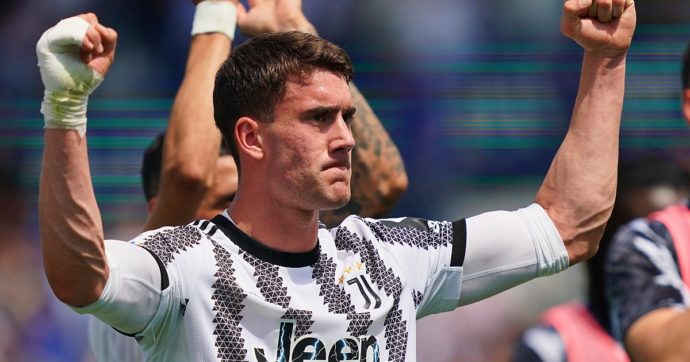 Vlahovic dopo Lukaku, adesso basta: con i cori razzisti non si gioca, la partita va fermata (per davvero)