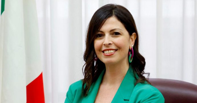 Floridia (M5S): “Fuortes dica chi ha fatto pressioni. E basta leggi su misura”