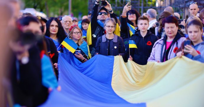 Bandiere ucraine sì, russe no: così la Germania commemora la fine della Seconda guerra mondiale