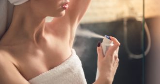 Copertina di Allarme deodorante tossico, meglio non comprare quelli a lunga durata con validità 48 ore: “Come avere un tappo sotto le ascelle”