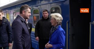 Copertina di Von der Leyen a Kiev per la giornata dell’Europa: l’arrivo in treno nella capitale Ucraina – Video