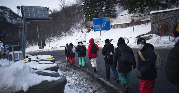 Flop di Piantedosi sulle riammissioni di migranti in Slovenia. Il piano B? Far finta di espellere anche gli afgani e spingerli verso l’Ue