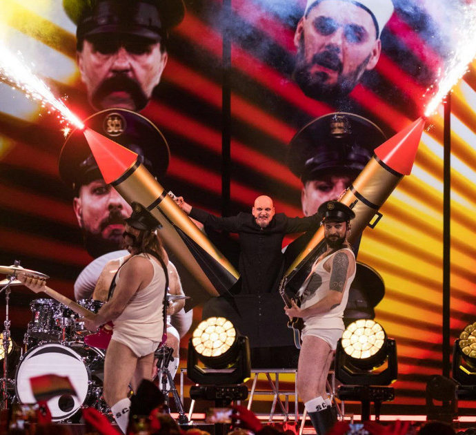 Eurovision 2023, in mutande e con finti missili sul palco contro la guerra in Ucraina: così i croati Let3. Ecco i dieci Paesi finalisti