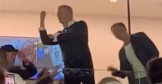Copertina di Il padre di Haaland fa gestacci e lancia cibo contro i tifosi del Real Madrid: cacciato – video