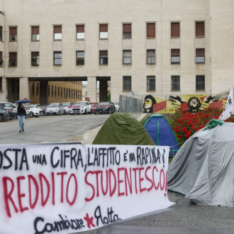 Copertina di Studenti e caro affitti, l’occasione sprecata del Pnrr: il Fatto di domani 11 maggio