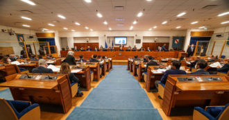 Copertina di Rimborsopoli campana, le motivazioni: fondi pubblici per finanziare il Pd