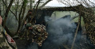 Copertina di Ucraina, la diretta – Bombe a grappolo a Kiev, Madrid contesta la scelta Usa: “Armi che non devono essere fornite in nessun caso”. Anche Londra si smarca: “Ne scoraggiamo l’uso”