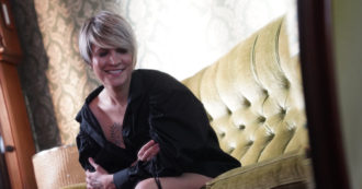 Copertina di Laura Bono a FqMagazine: “Volevo essere invisibile, temevo di non farcela. Ora sono a un passo dalla mia nuova vita: sento che tornerò a Sanremo”