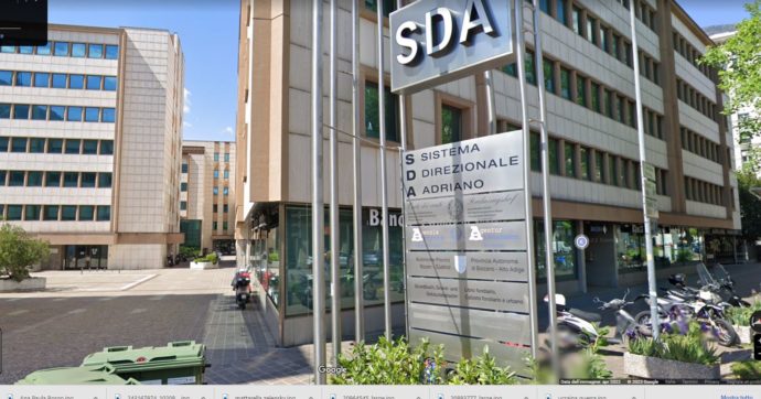 Ordini spacchettati per acquistare sempre dalle stesse aziende: 2 dirigenti e 8 funzionari dell’Asl di Bolzano accusati di danno erariale