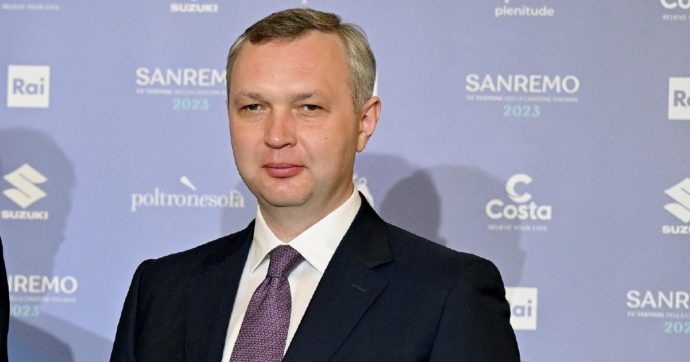 L’ambasciatore di Vlod strigliato dal predecessore “Porta più jet”