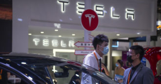 Copertina di Problemi al sistema di accelerazione, Tesla richiama “virtualmente” 1,1 milioni di auto vendute in Cina