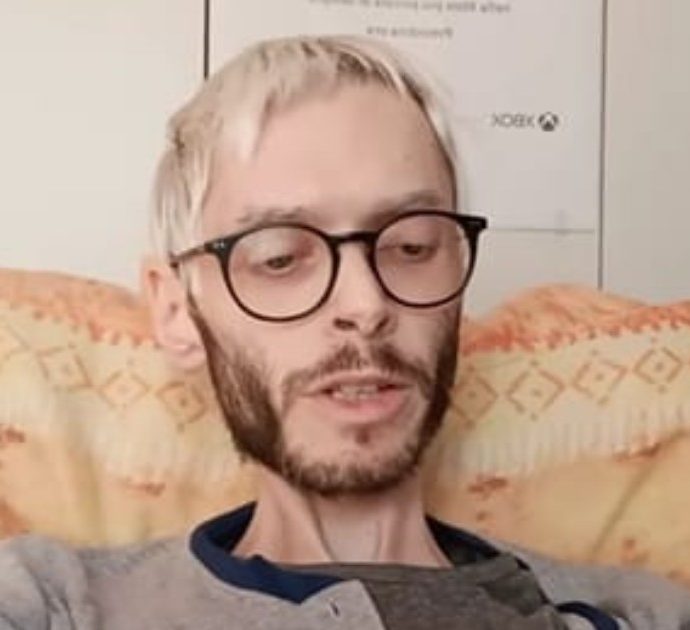 Morto a 31 anni lo youtuber “Io vs cancro”: aveva raccontato sul web la sua battaglia contro un sarcoma