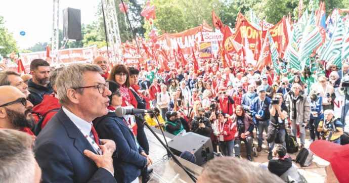 I sindacati in piazza a Milano: “La precarietà non fa far figli”