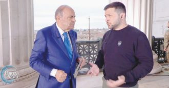 Copertina di Vespa allestisce il set: l’ex attore si prende il palco per 90 minuti