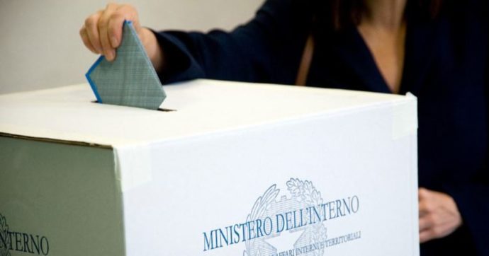 Elezioni, crolla l’affluenza rispetto alle ultime amministrative: alle 12 ha votato il 14%