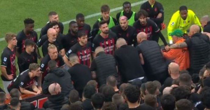 Il Milan a testa bassa “richiamato” sotto la curva dagli ultras dopo la sconfitta a La Spezia. Procura Figc indaga su possibili intimidazioni