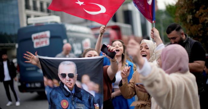 La Turchia di Erdogan gioca a fare la grande potenza, ma ha problemi da terzo mondo: come assicurare i pasti a scuola