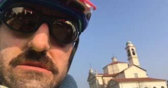Copertina di Davide Zani morto per colpa di una buca già segnalata: il ciclista si è schiantato contro un’auto