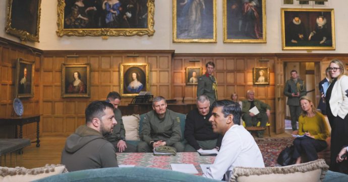 Londra: droni e addestramento jet. Lugansk: ferito ministro filorusso