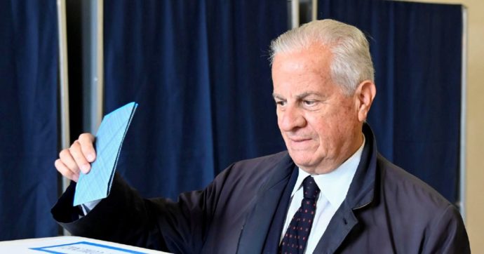 Il condannato Scajola  stravince anche senza i partiti