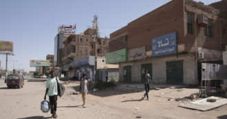 Copertina di Sudan, dopo un mese di guerra il paese è nel caos, la popolazione allo stremo e le fazioni vengono manovrate dall’ estero