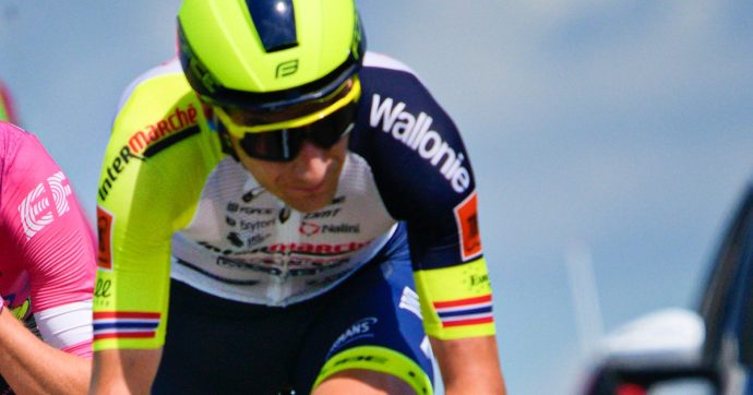 Covid al Giro d’Italia, Bystrom: “Sono positivo ma resto in corsa”. Poi però si ritira