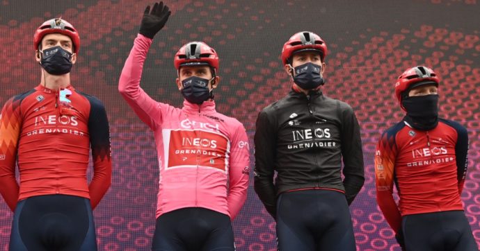 Covid al Giro d’Italia, Ricciardi: “Il virus fa ancora danni”. Bassetti: “No, fa più paura ai ciclisti che ai medici”