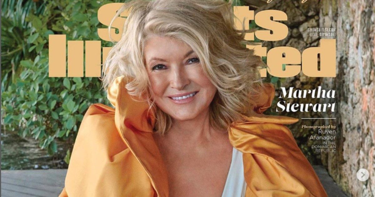 Martha Stewart, a 81 anni posa in costume da bagno sulla copertina di Sports Illustrated. E batte il record della mamma di Elon Musk
