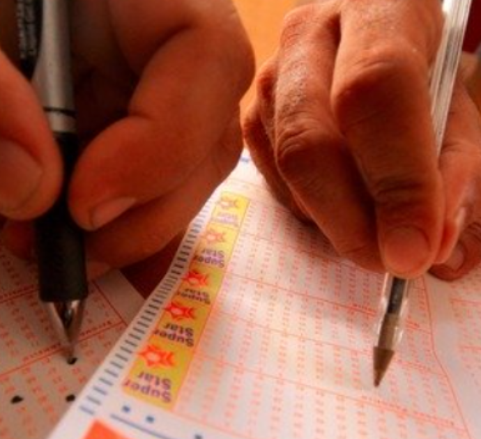 “Ho giocato per dieci anni al Lotto la stessa schedina: ora ho vinto 18 milioni di euro”