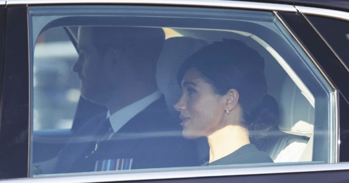 Harry e Meghan “inseguiti due ore dai paparazzi”