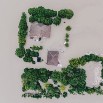 Copertina di Consumo del suolo e clima: due leggi ferme da decenni