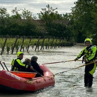Copertina di Rischio idrogeologico, politica sott’acqua: il Fatto di domani 19 maggio