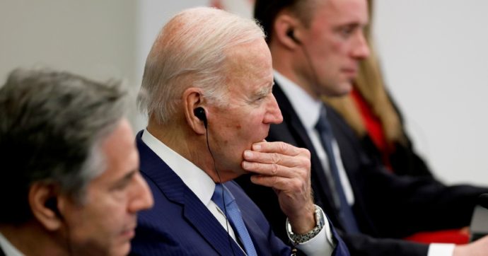 Gli Usa vietano gli F-16 ai piloti ucraini. Duma: ok deportazioni