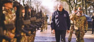 Copertina di Kristinn Hrafnsson (WikiLeaks): “Come per l’Iraq, i media mainstream hanno fallito”