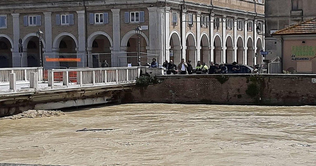 La Biblioteca Malatestiana di Cesena infiltrata dall’acqua. Giardini, musei e palazzi danneggiati dall’alluvione