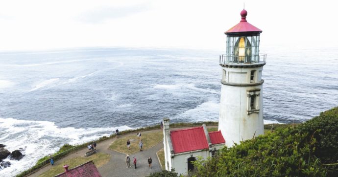 Copertina di Il “Faro nel buio”  che ha ispirato poeti e viaggiatori